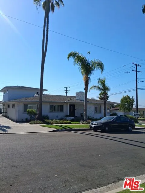 5424 S Sherbourne Drive