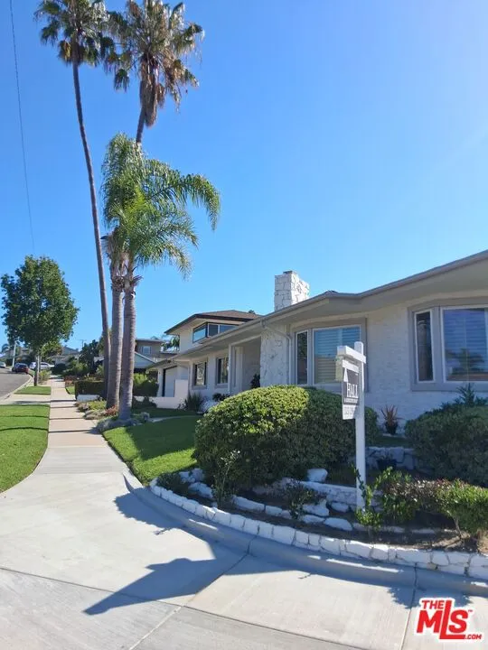 5424 S Sherbourne Drive Los Angeles, CA 90056