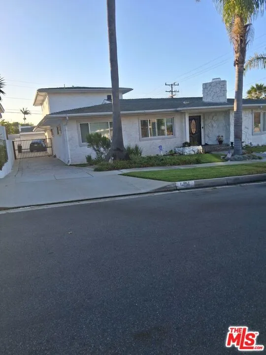 5424 S Sherbourne Drive Los Angeles, CA 90056