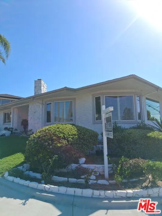 5424 S Sherbourne Drive Los Angeles, CA 90056