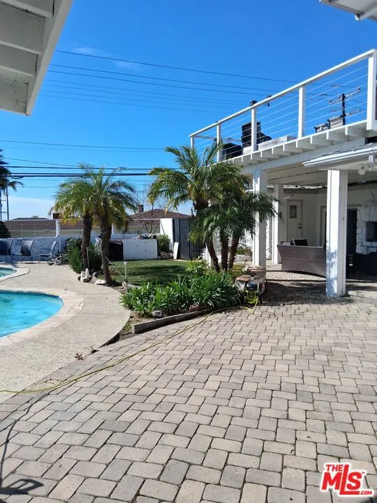 5424 S Sherbourne Drive Los Angeles, CA 90056
