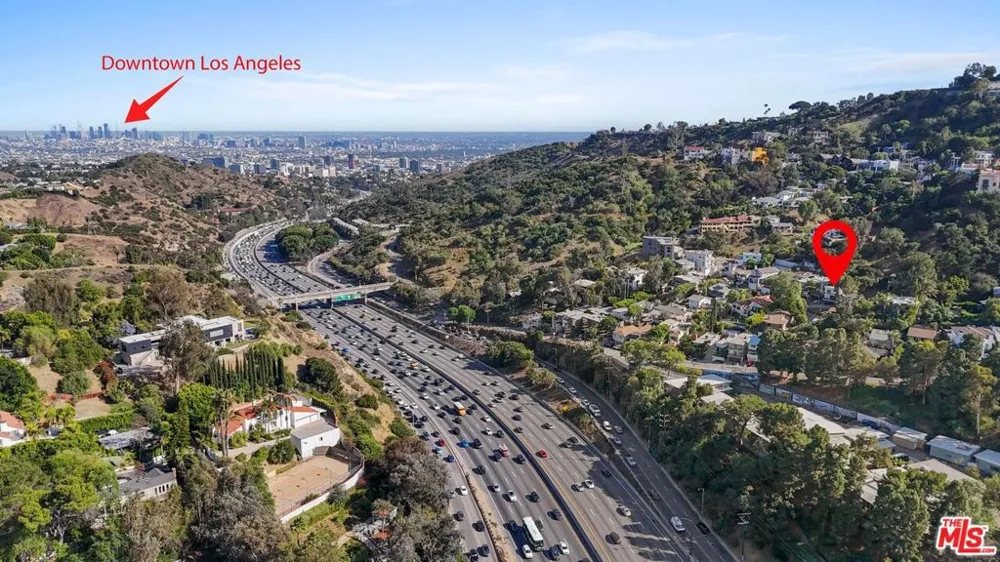 6900 Treasure Trail Los Angeles, CA 90068