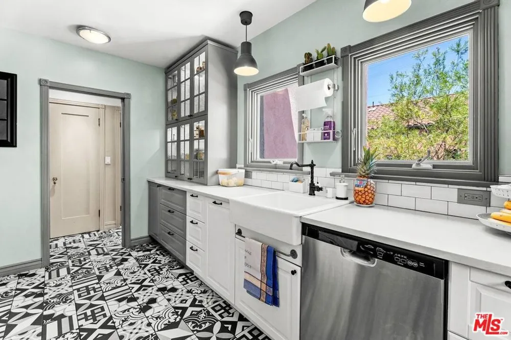 100 Arden Boulevard Los Angeles, CA 90004