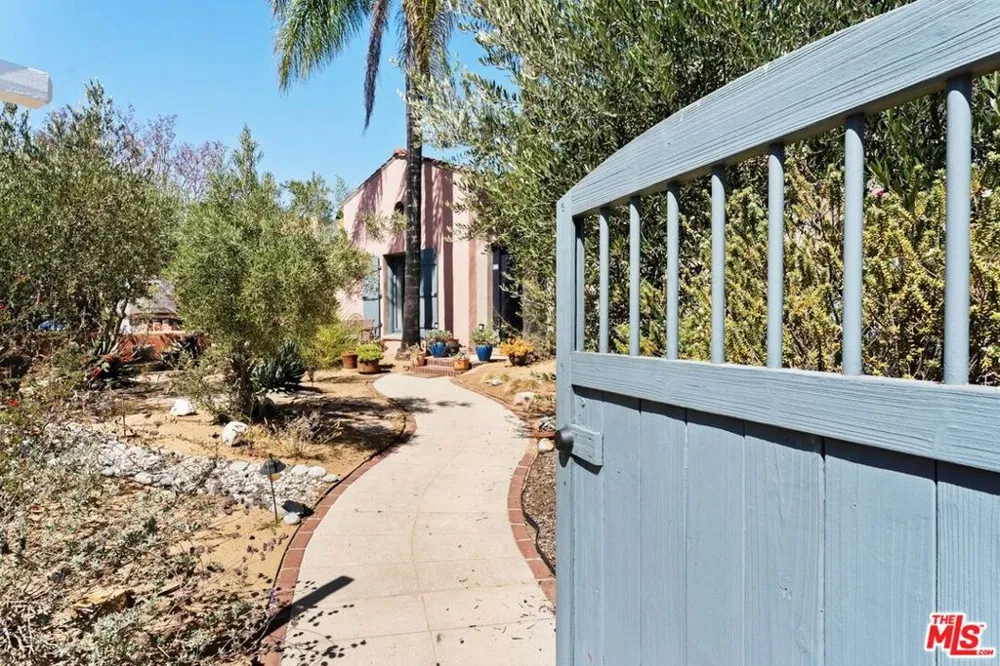 100 Arden Boulevard Los Angeles, CA 90004