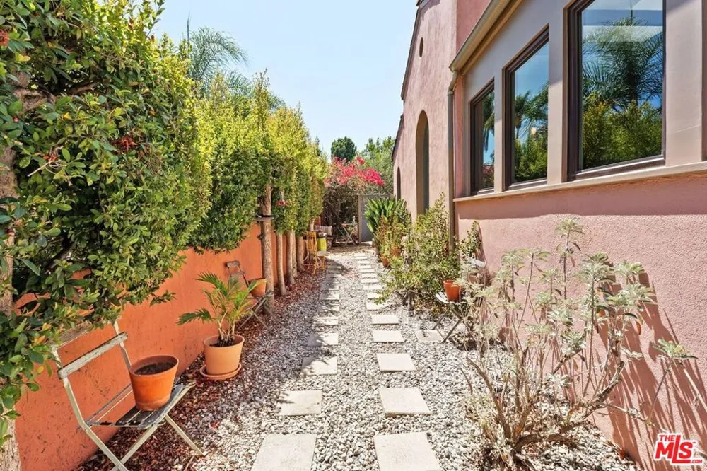 100 Arden Boulevard Los Angeles, CA 90004