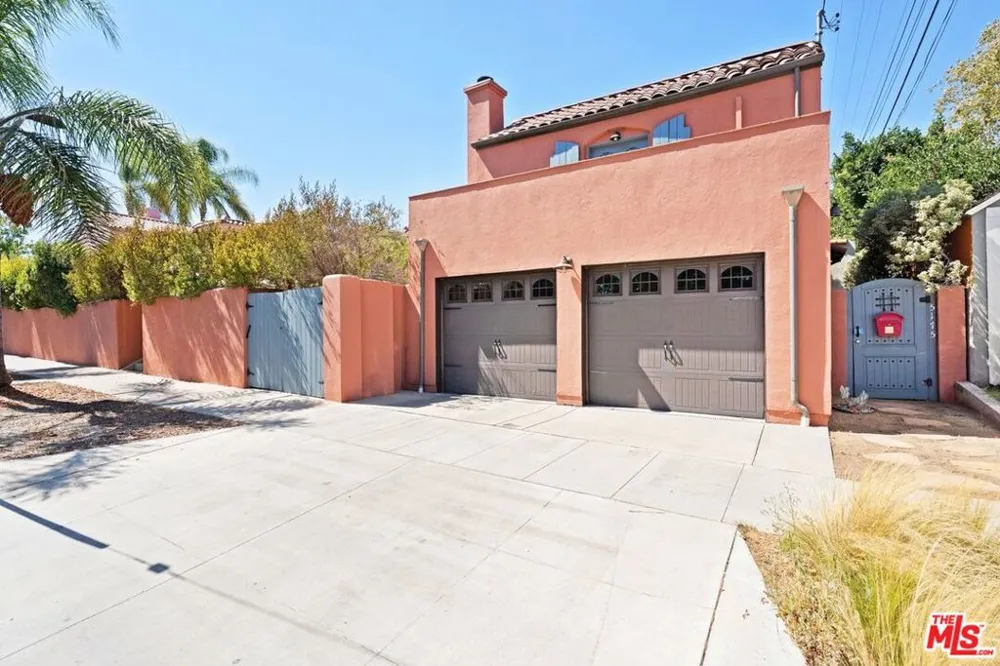 100 Arden Boulevard Los Angeles, CA 90004