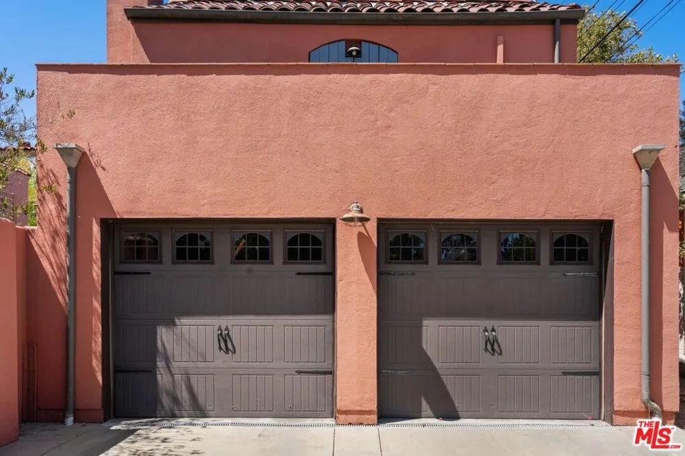 100 Arden Boulevard Los Angeles, CA 90004