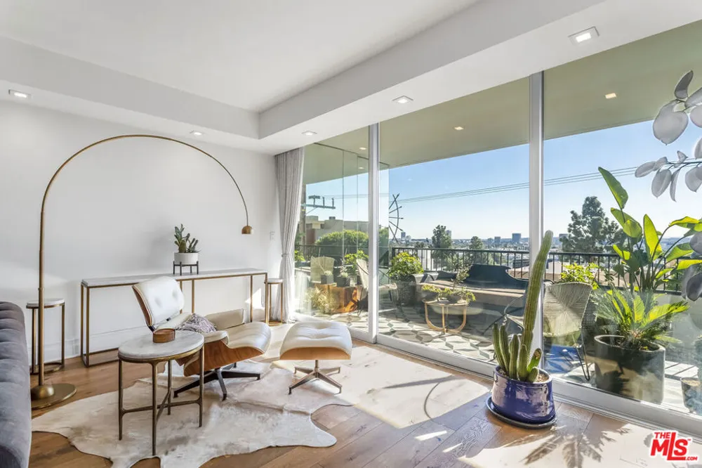 1100 Alta Loma Road #608 West Hollywood, CA 90069