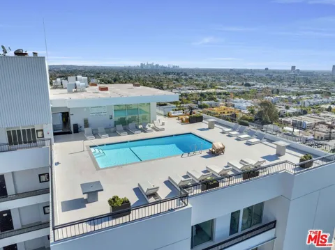 1100 Alta Loma Road #608