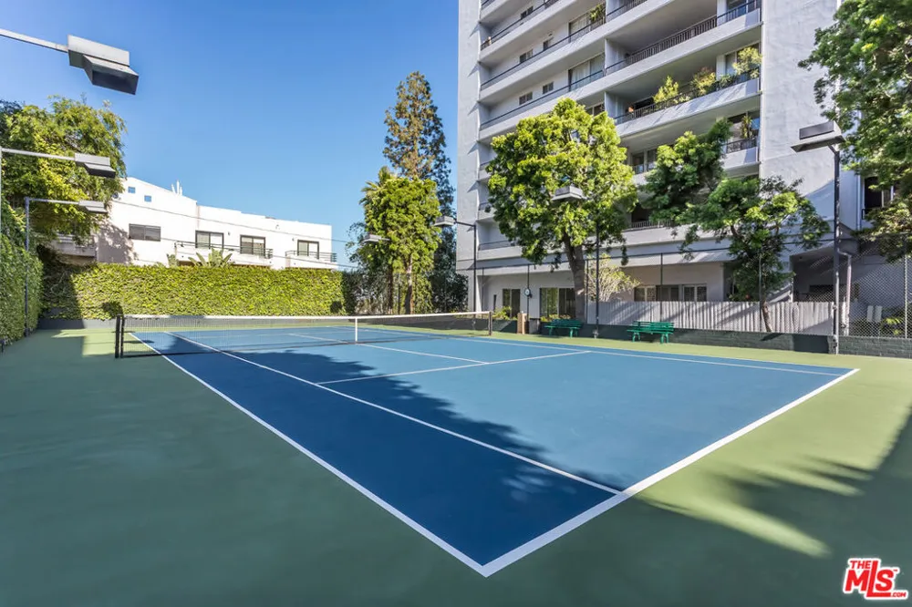 1100 Alta Loma Road #608 West Hollywood, CA 90069