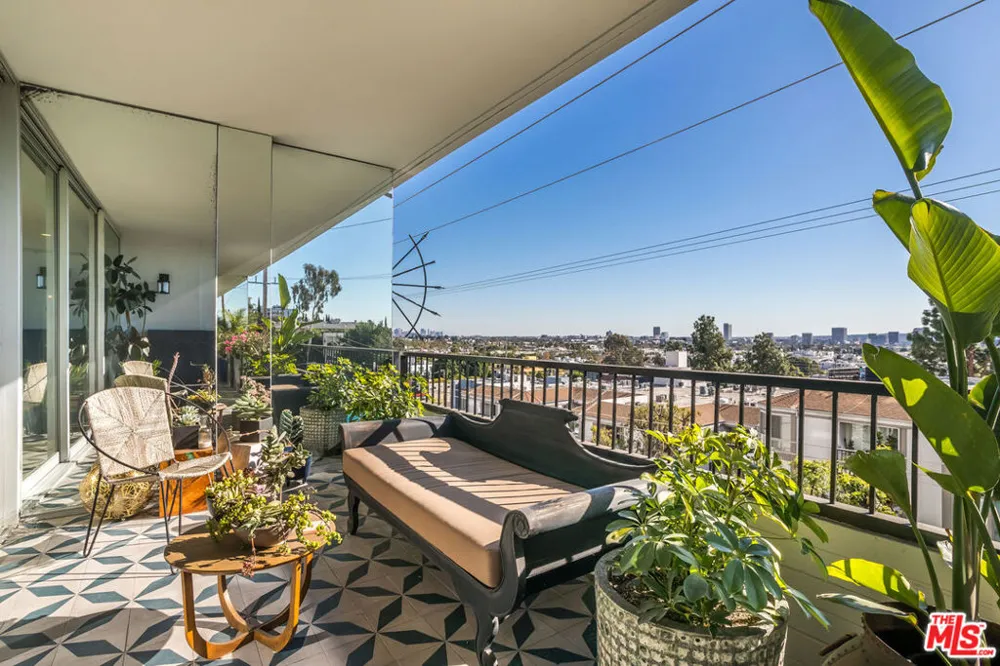 1100 Alta Loma Road #608 West Hollywood, CA 90069