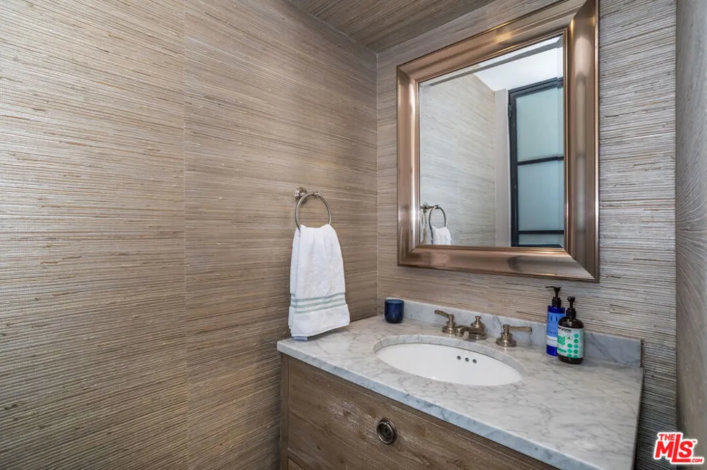 1100 Alta Loma Road #608 West Hollywood, CA 90069