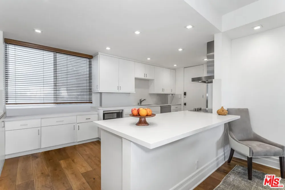1100 Alta Loma Road #608 West Hollywood, CA 90069