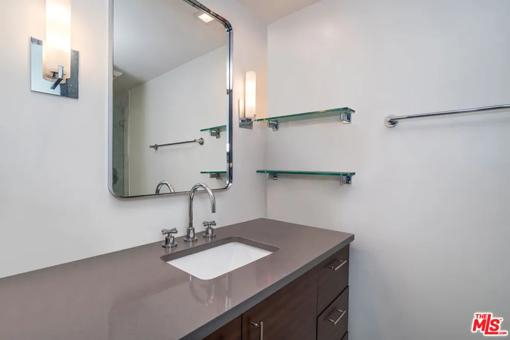 1100 Alta Loma Road #608 West Hollywood, CA 90069