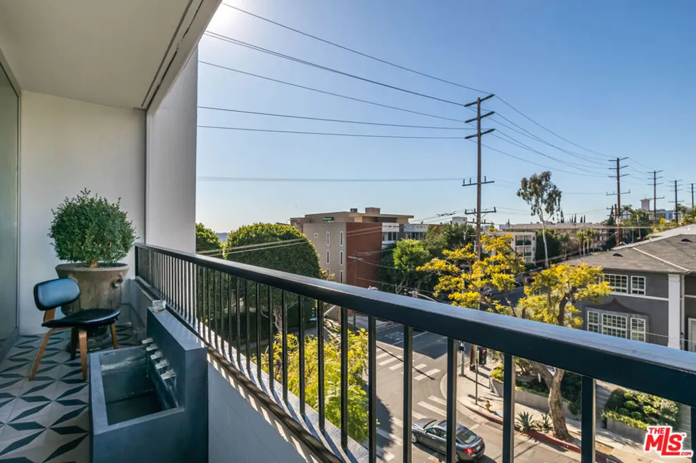 1100 Alta Loma Road #608 West Hollywood, CA 90069