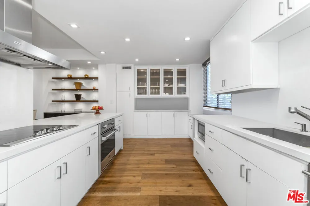 1100 Alta Loma Road #608 West Hollywood, CA 90069