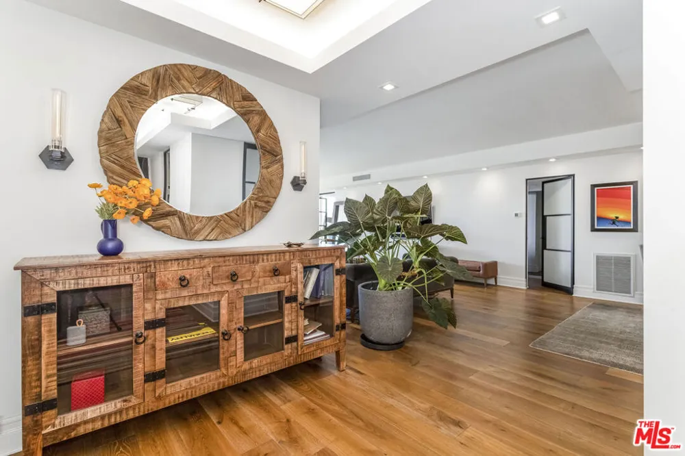 1100 Alta Loma Road #608 West Hollywood, CA 90069