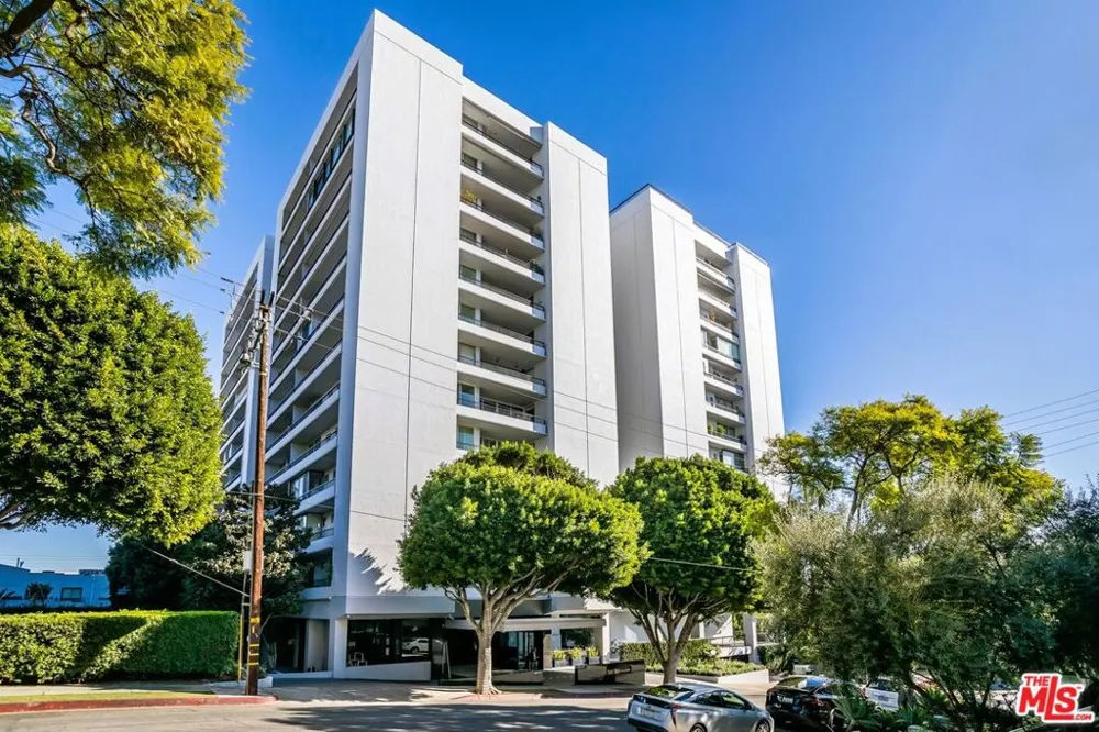 1100 Alta Loma Road #608 West Hollywood, CA 90069