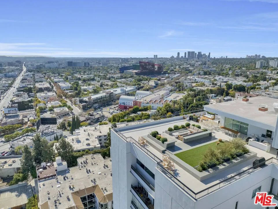 1100 Alta Loma Road #608 West Hollywood, CA 90069