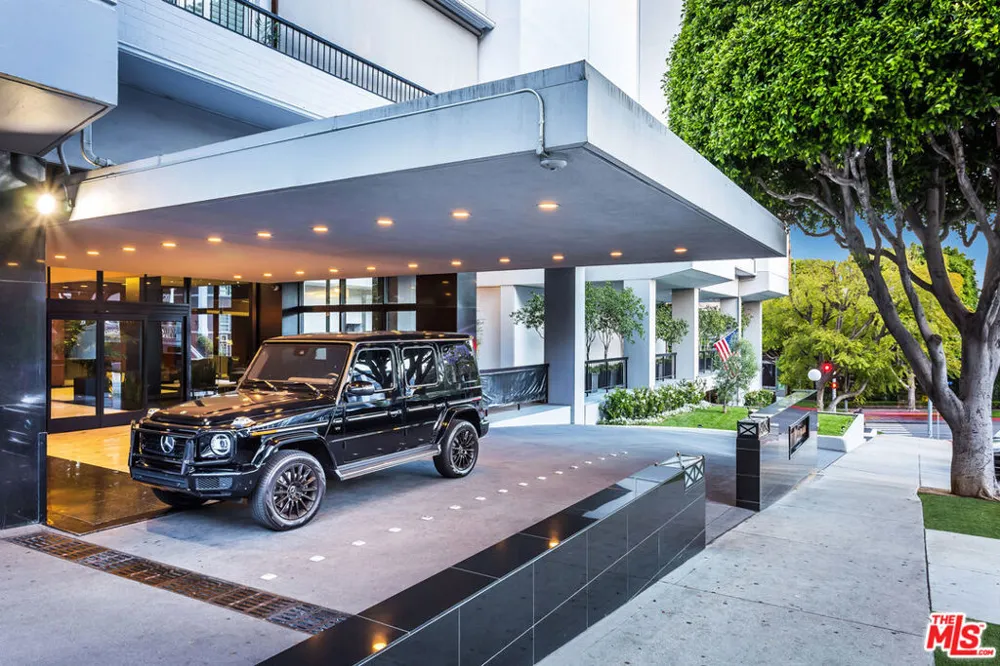 1100 Alta Loma Road #608 West Hollywood, CA 90069