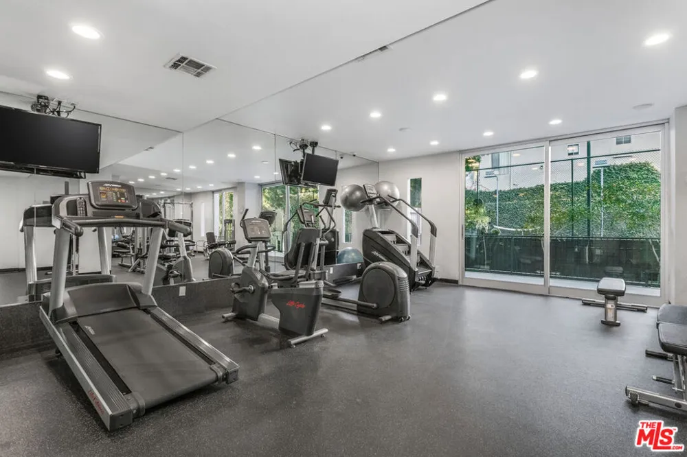 1100 Alta Loma Road #608 West Hollywood, CA 90069