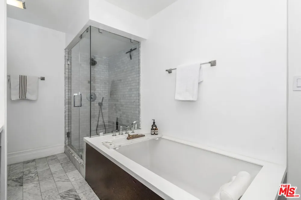1100 Alta Loma Road #608 West Hollywood, CA 90069