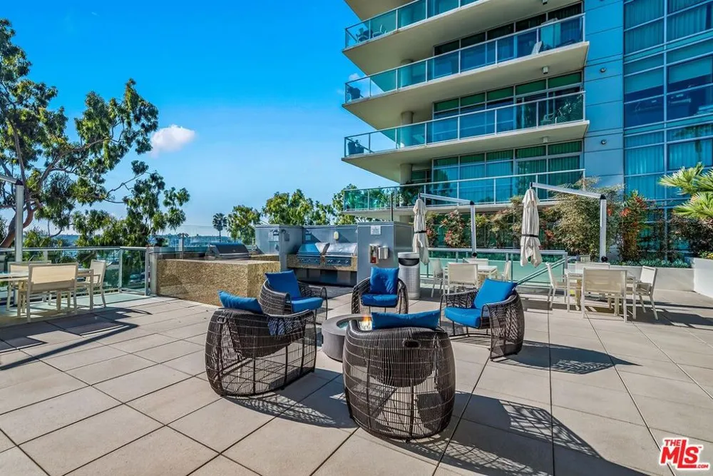 13700 Marina Pointe Drive #630 Marina del Rey, CA 90292