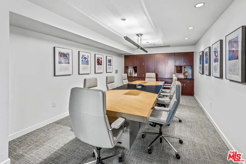13700 Marina Pointe Drive #630 Marina del Rey, CA 90292