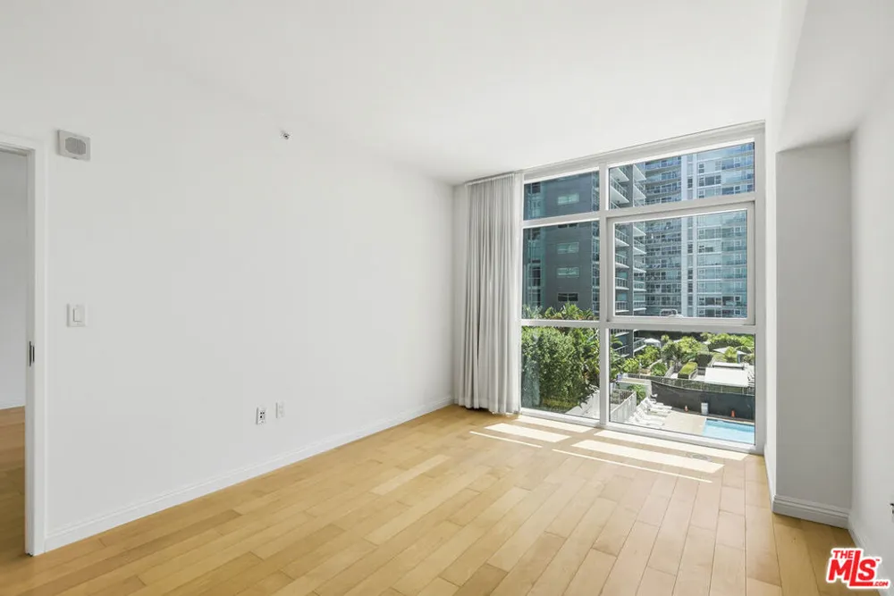 13700 Marina Pointe Drive #630 Marina del Rey, CA 90292