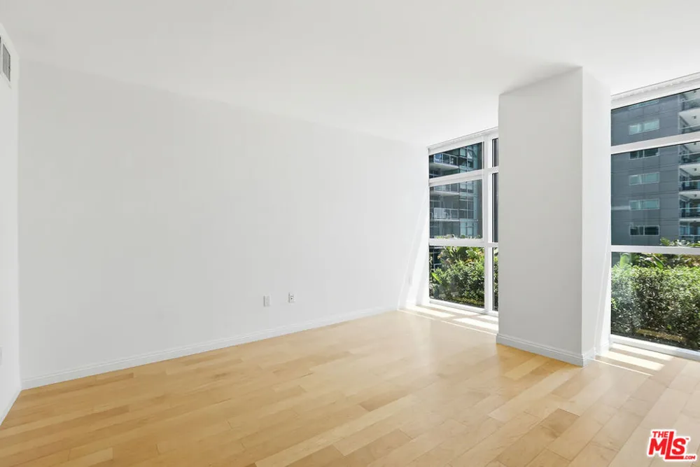 13700 Marina Pointe Drive #630 Marina del Rey, CA 90292