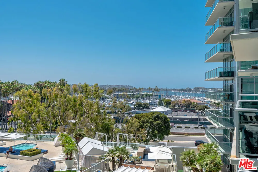 13700 Marina Pointe Drive #630 Marina del Rey, CA 90292