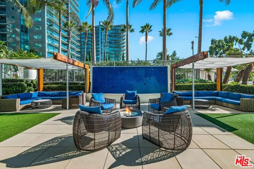 13700 Marina Pointe Drive #630 Marina del Rey, CA 90292