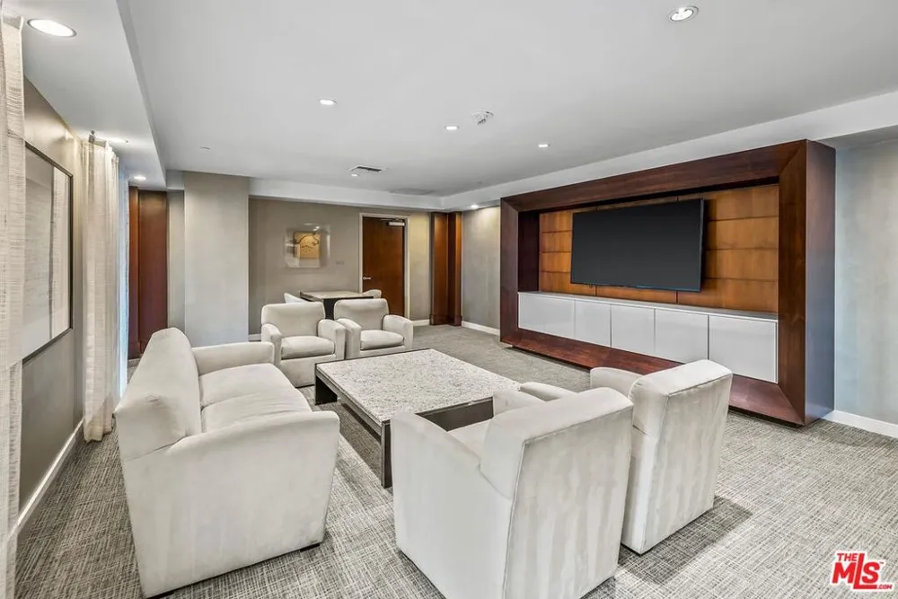13700 Marina Pointe Drive #630 Marina del Rey, CA 90292