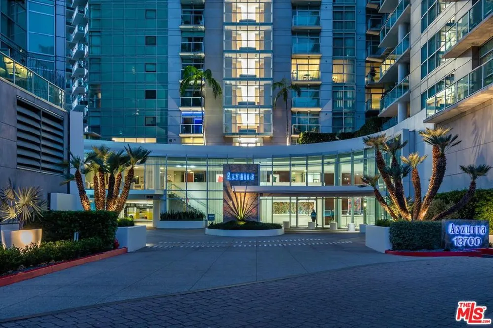13700 Marina Pointe Drive #630 Marina del Rey, CA 90292