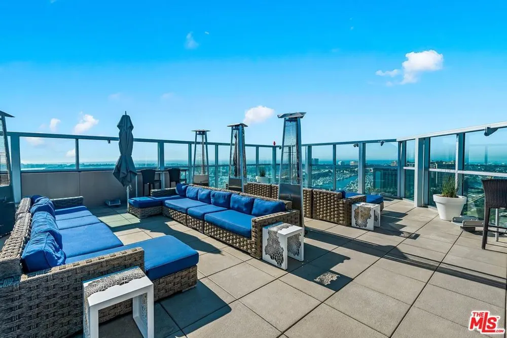 13700 Marina Pointe Drive #630 Marina del Rey, CA 90292
