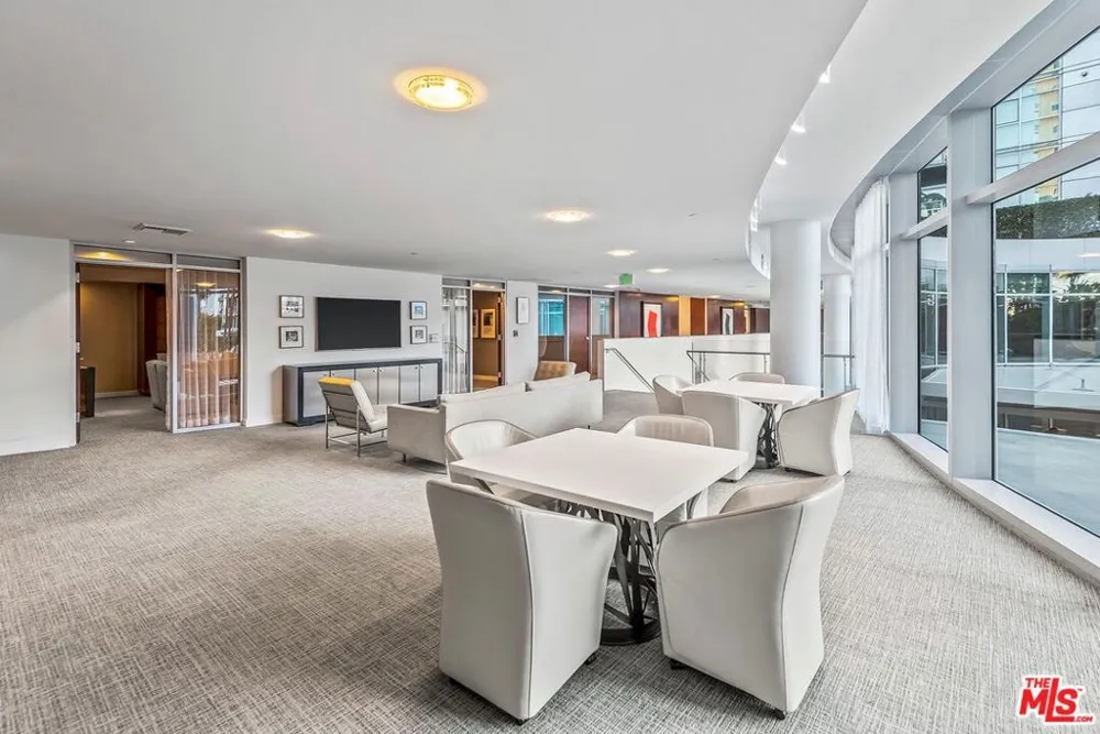 13700 Marina Pointe Drive #630 Marina del Rey, CA 90292