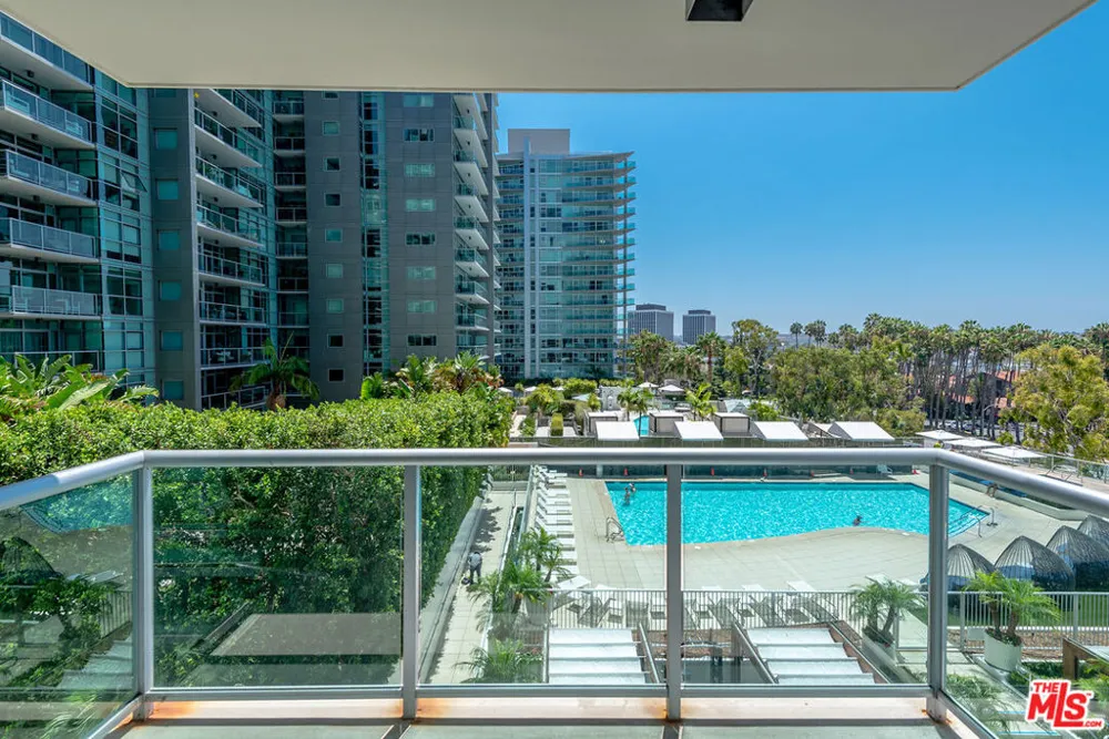 13700 Marina Pointe Drive #630 Marina del Rey, CA 90292