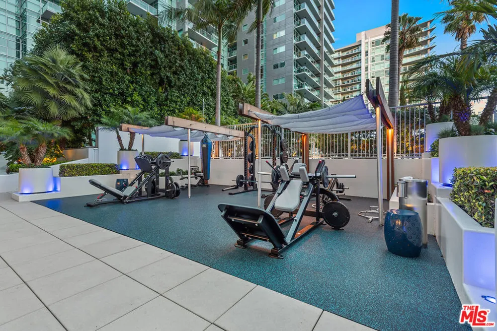 13700 Marina Pointe Drive #630 Marina del Rey, CA 90292