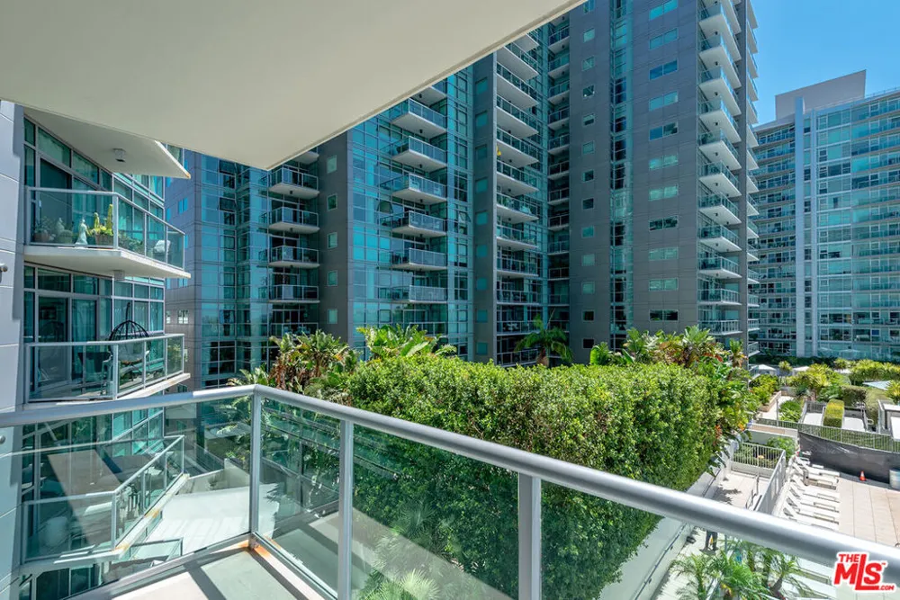 13700 Marina Pointe Drive #630 Marina del Rey, CA 90292