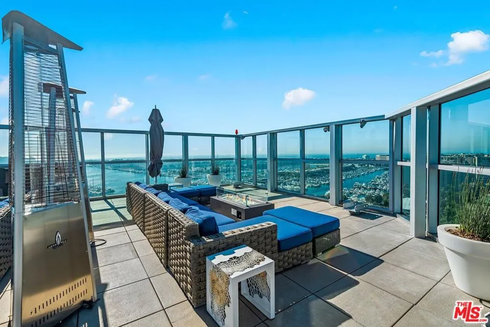 13700 Marina Pointe Drive #630 Marina del Rey, CA 90292