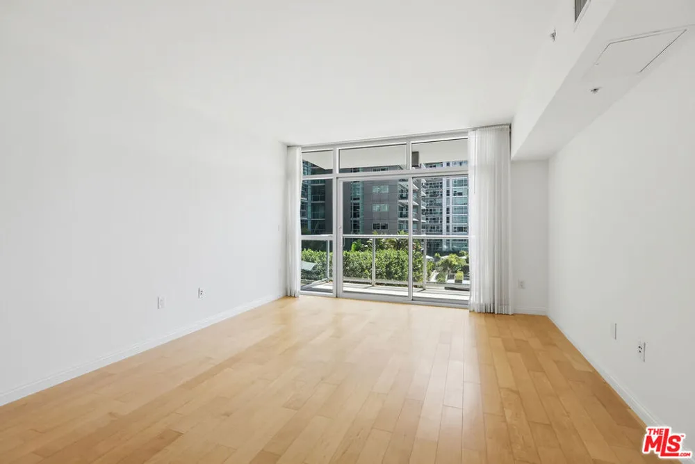 13700 Marina Pointe Drive #630 Marina del Rey, CA 90292