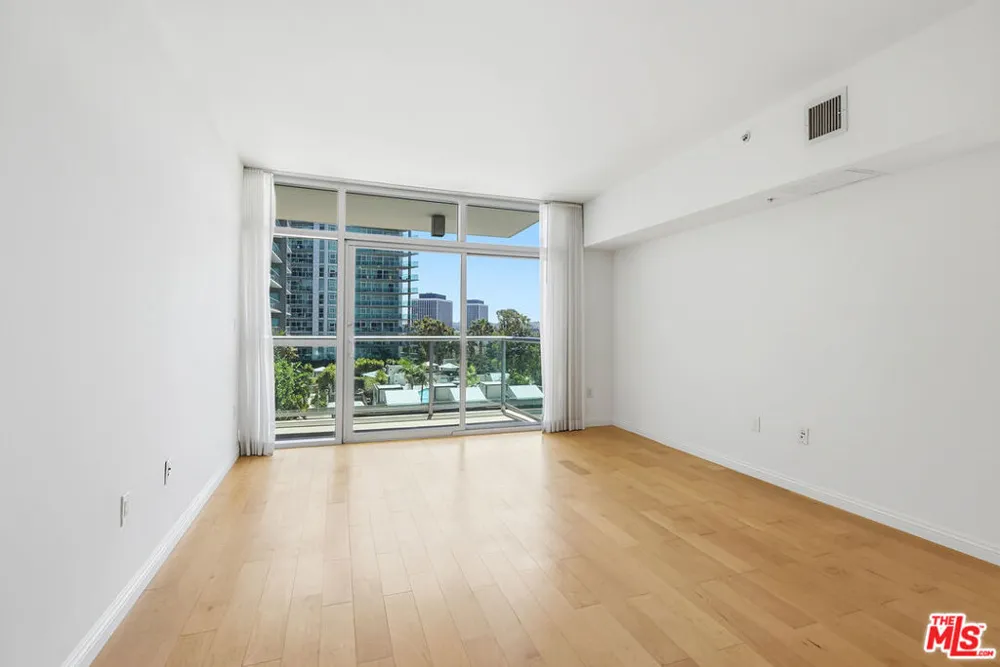 13700 Marina Pointe Drive #630 Marina del Rey, CA 90292