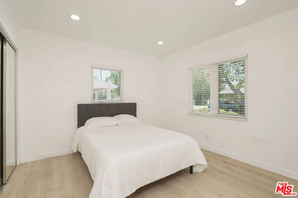 10744 Aqua Vista Street Studio City, CA 91602