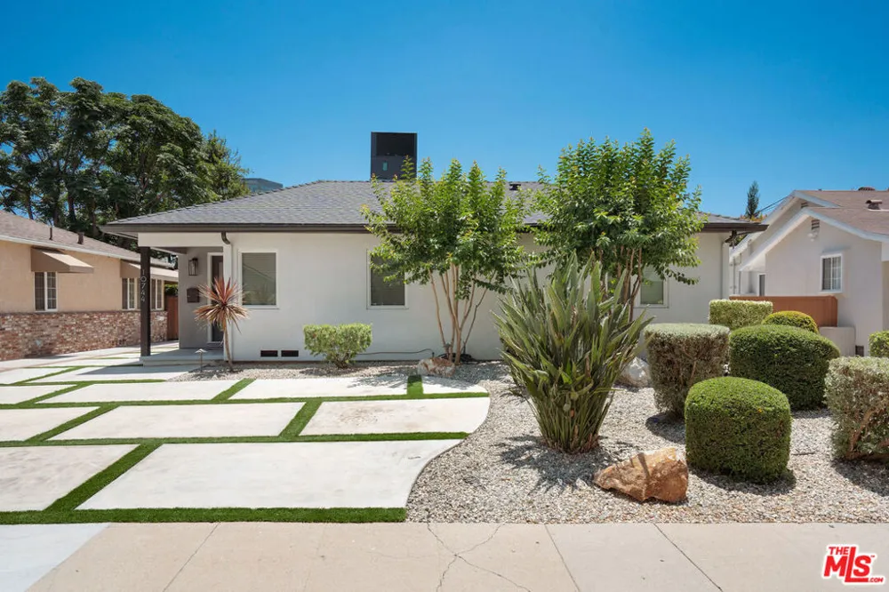 10744 Aqua Vista Street Studio City, CA 91602
