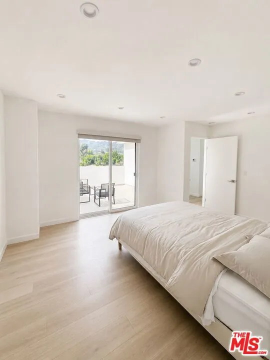 10744 Aqua Vista Street Studio City, CA 91602