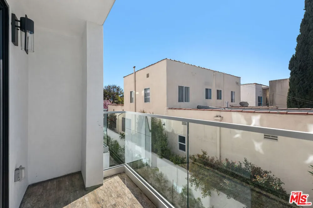 849 Alta Vista Boulevard Los Angeles, CA 90046