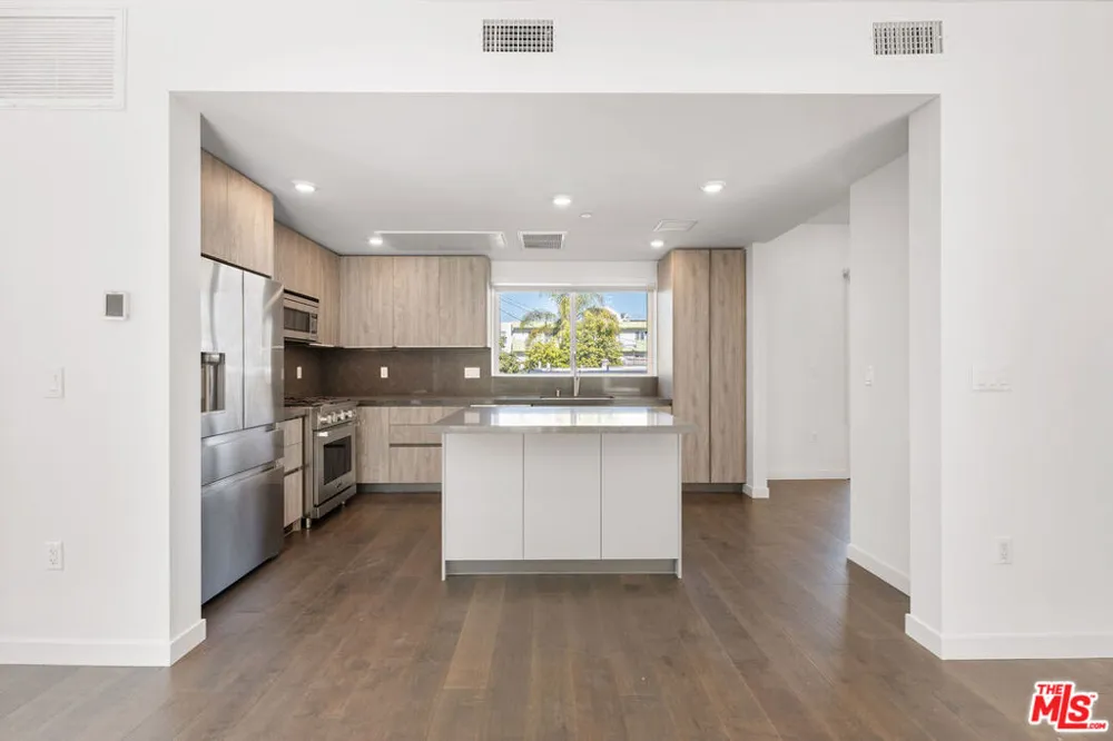 849 Alta Vista Boulevard Los Angeles, CA 90046