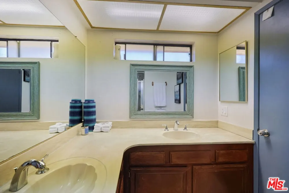 7422 Hazeltine Avenue #3 Van Nuys, CA 91405