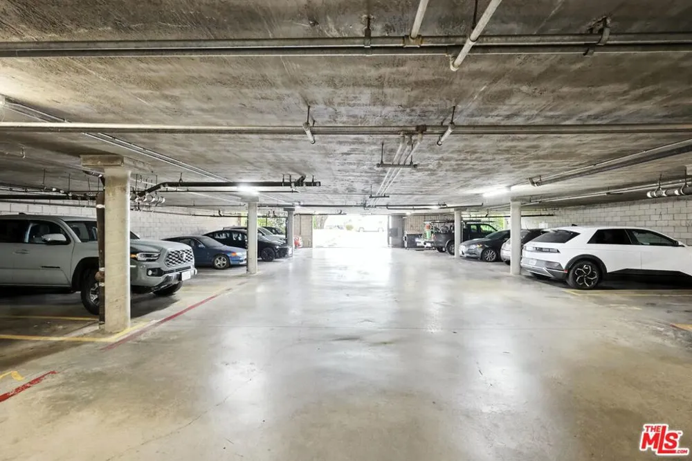 7422 Hazeltine Avenue #3 Van Nuys, CA 91405