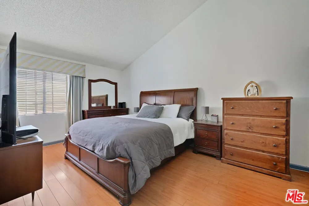 7422 Hazeltine Avenue #3 Van Nuys, CA 91405